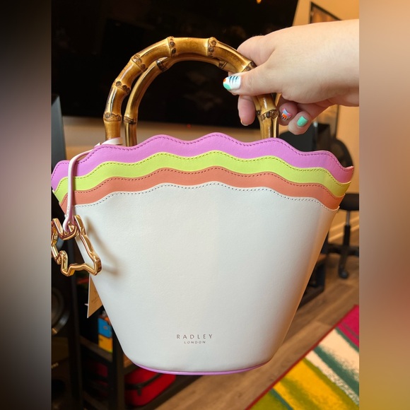 RADLEY LONDON bamboo top handle summer bag with bag charm - Picture 2 of 8